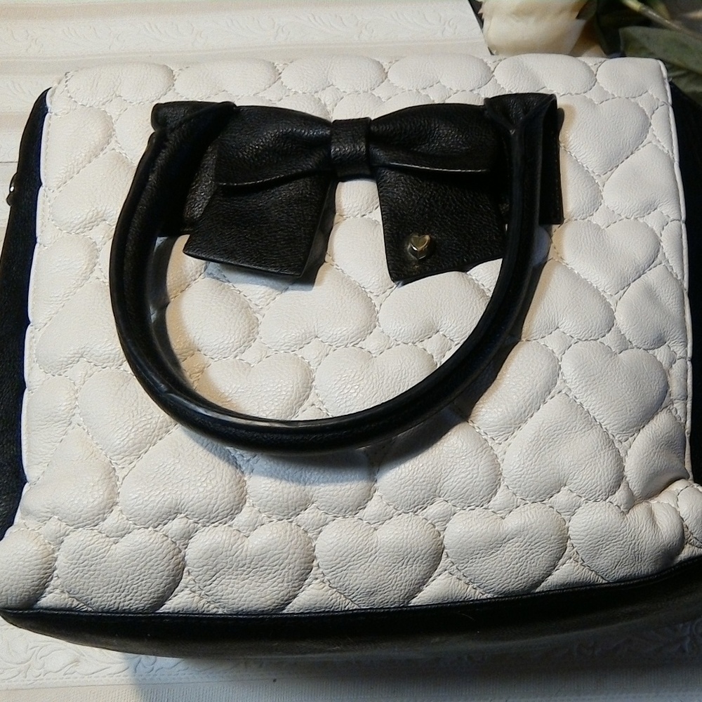 Betsy Johnson Black and White Bow Bag Heart Tote